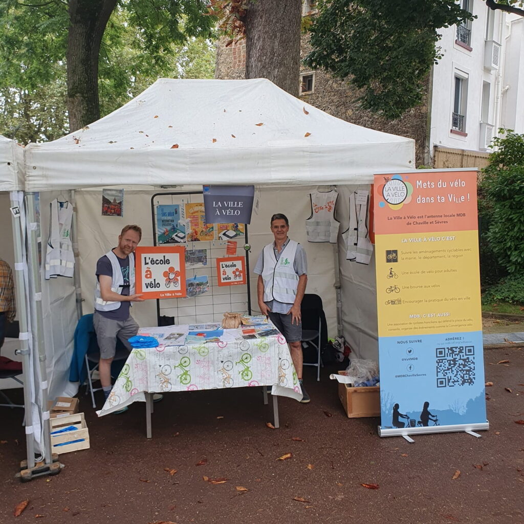 Le sand de La ville à vélo dans les jardins de la mairie