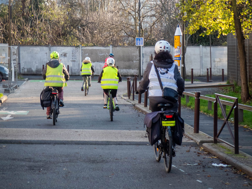 Sortie des apprenants dans les rues de Villejuif - © Christophe Cazeau